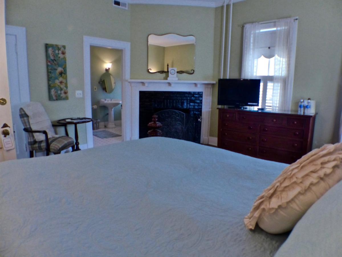 The Magnolia Inn Pinehurst Room photo